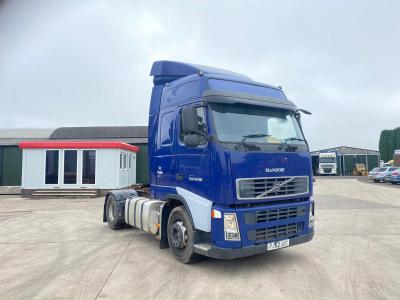 Volvo FH12 420 Globetrotter Cab 12-Speed Manual Gearbox 2002 52 Reg