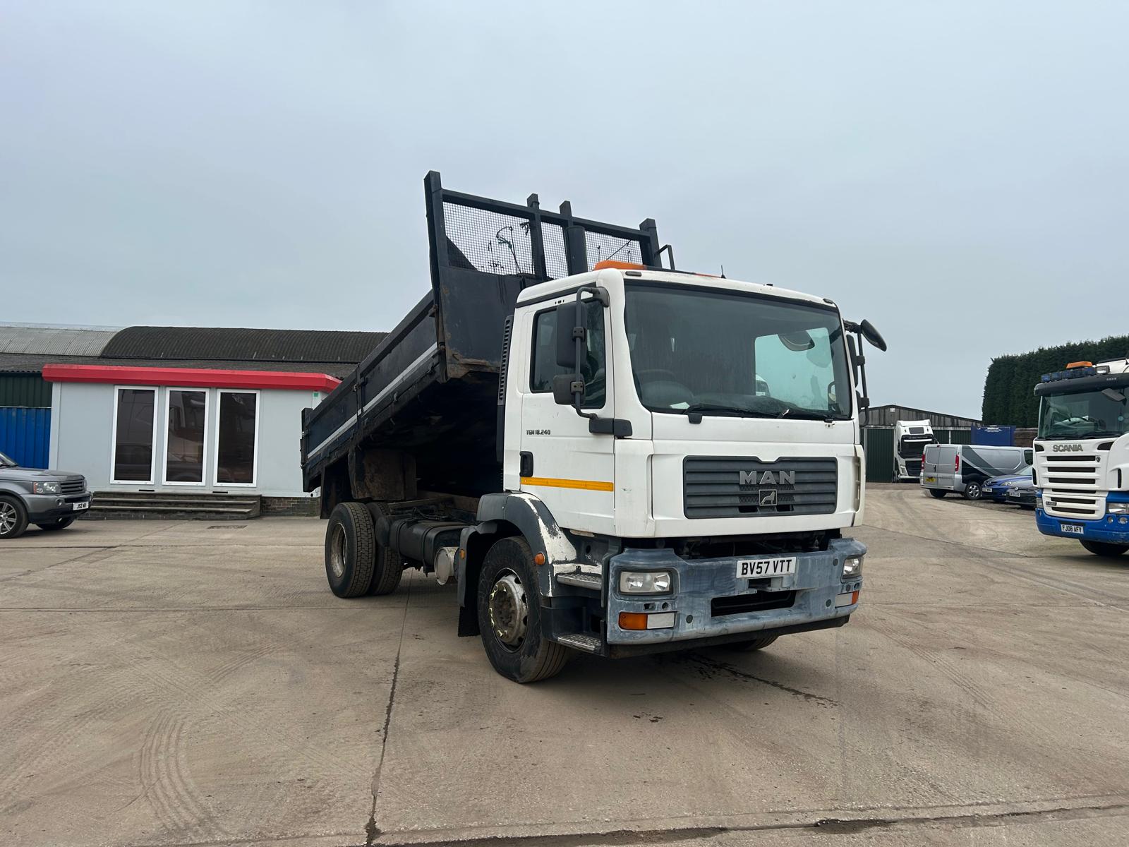 Speed Tipper MAN TGM 18.240 18T STEEL BODY TIPPER 9 SPEED MANUAL – CV Commercials UK LTD
